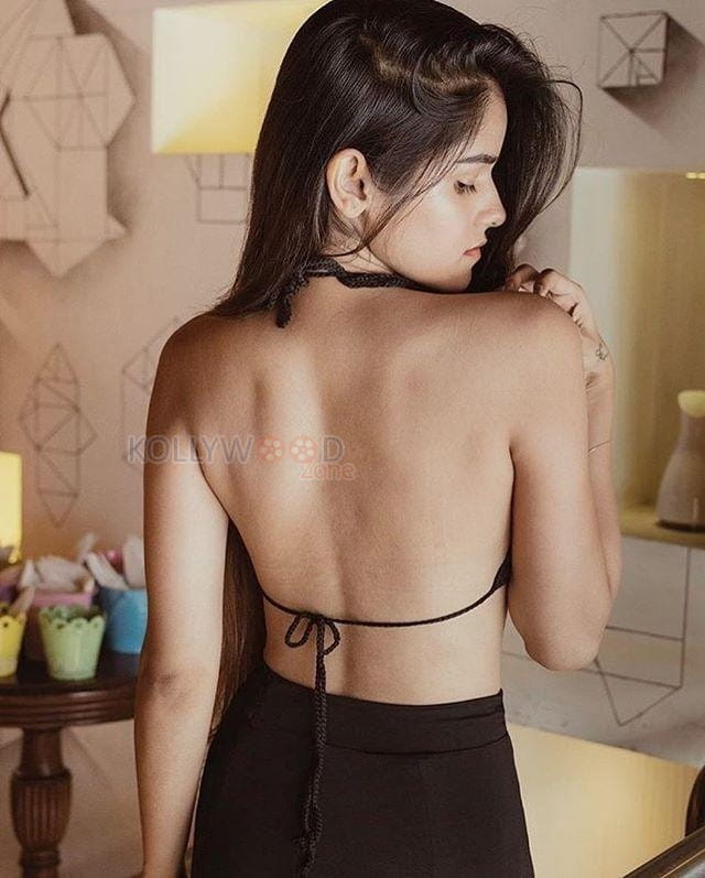Youtube Celebrity Meghna Kaur Sexy Photos 10