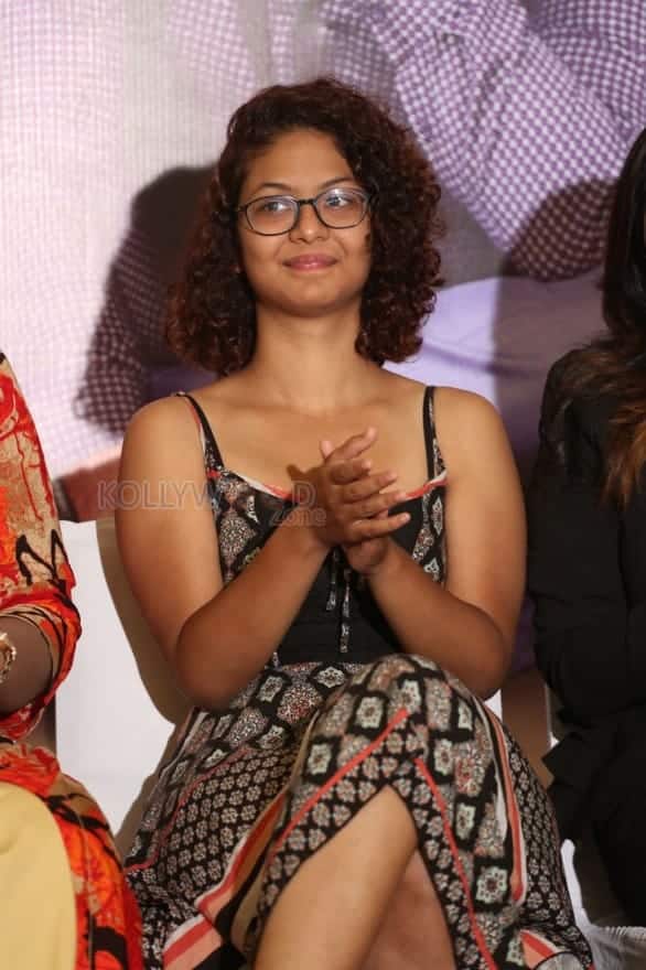 Actress Aditi Myakal At Ami Thumi Success Meet Photos 03
