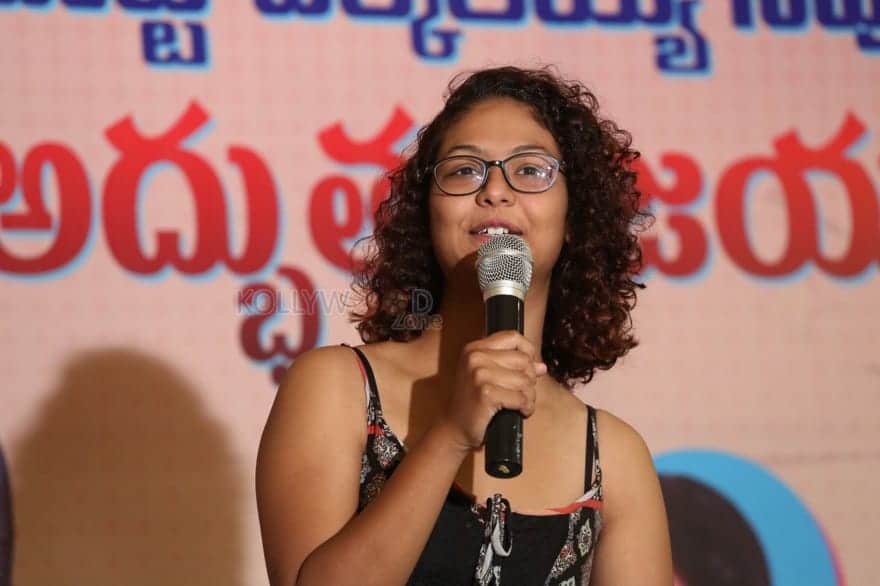 Actress Aditi Myakal At Ami Thumi Success Meet Photos 06