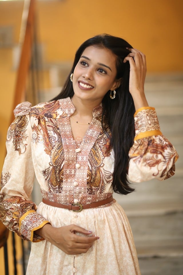 Actress Deepthi Srirangam at Mr Reddy Pre Release Event Picture 01