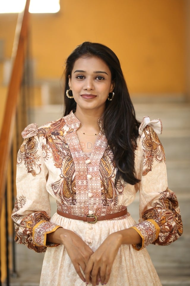 Actress Deepthi Srirangam at Mr Reddy Pre Release Event Picture 05