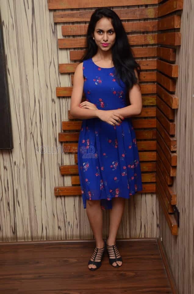Actress Model Pallavi Dora Photos 14