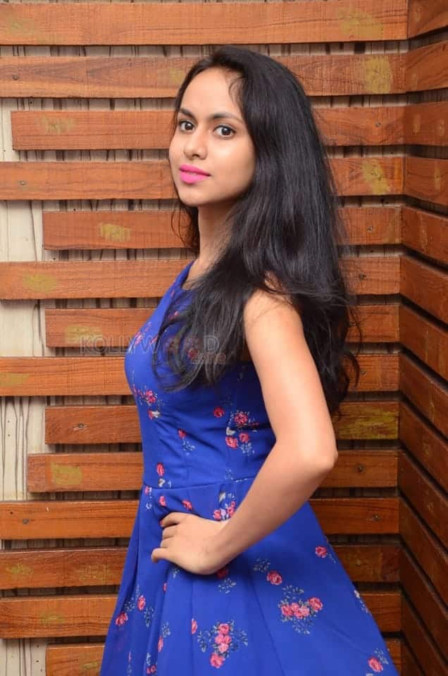 Actress Model Pallavi Dora Photos 16