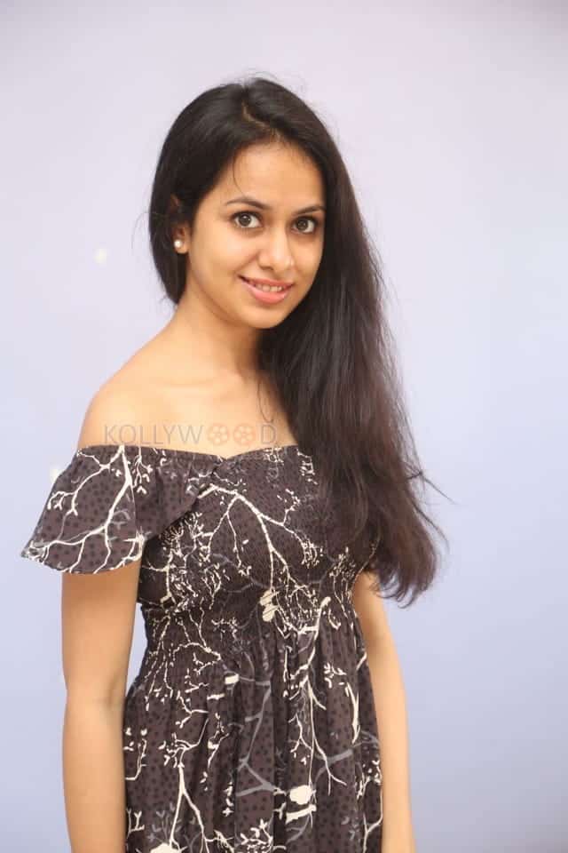 Actress Pallavi Dora Photos 03