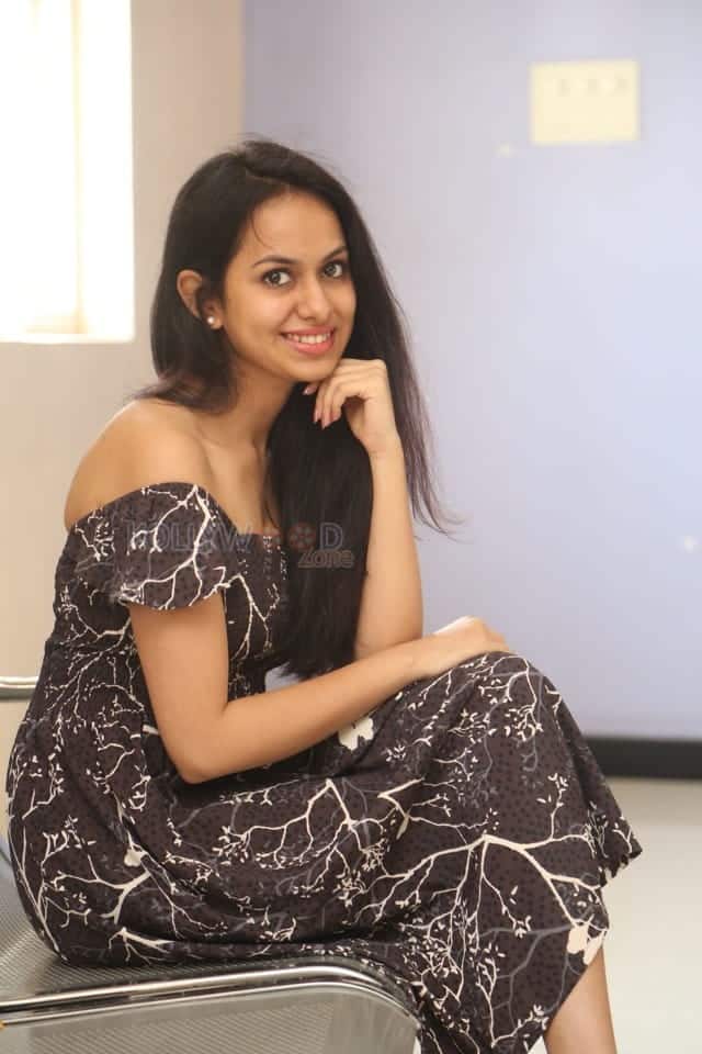 Actress Pallavi Dora Photos 12