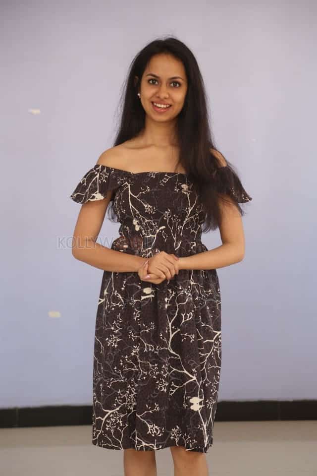 Actress Pallavi Dora Photos 26