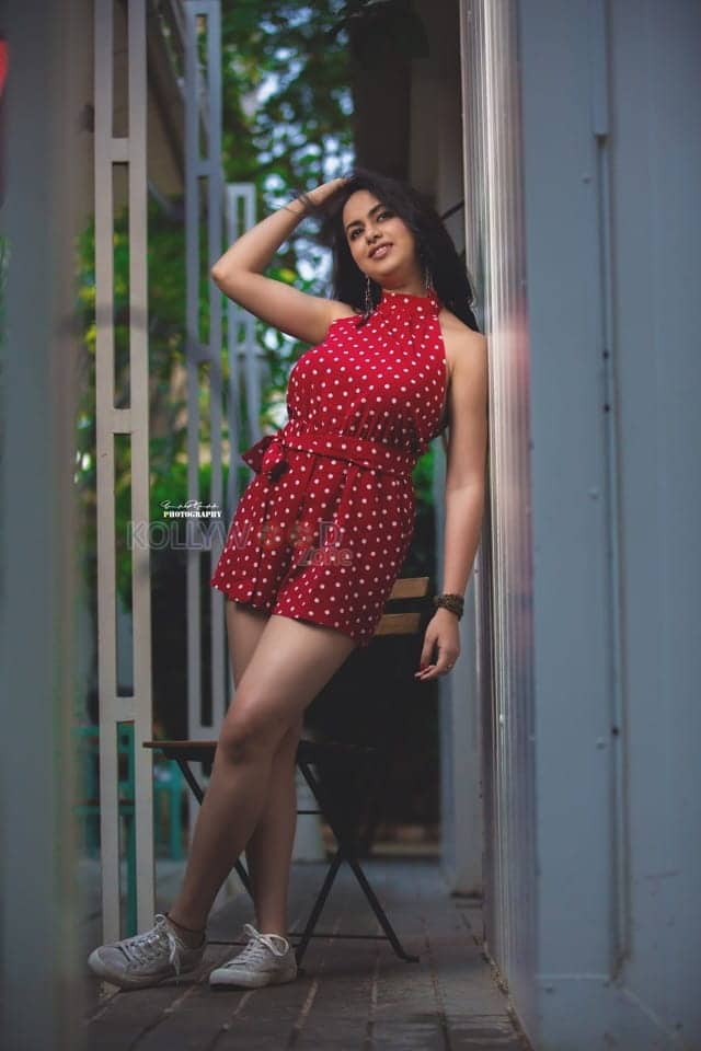 Actress Pallavi Dora Sexy Photoshoot Pictures 05