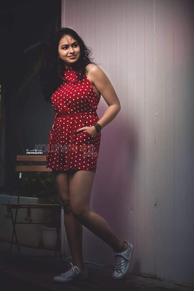 Actress Pallavi Dora Sexy Photoshoot Pictures 07