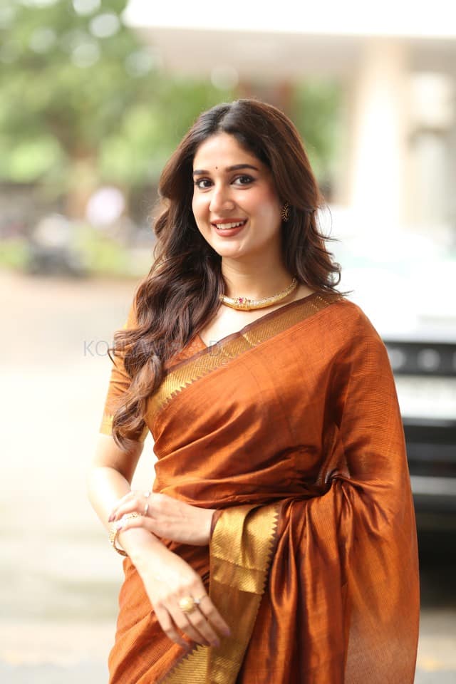 Actress Rabiya Khatoon at Meghalu Cheppina Prema Katha Trailer Launch Pictures 04
