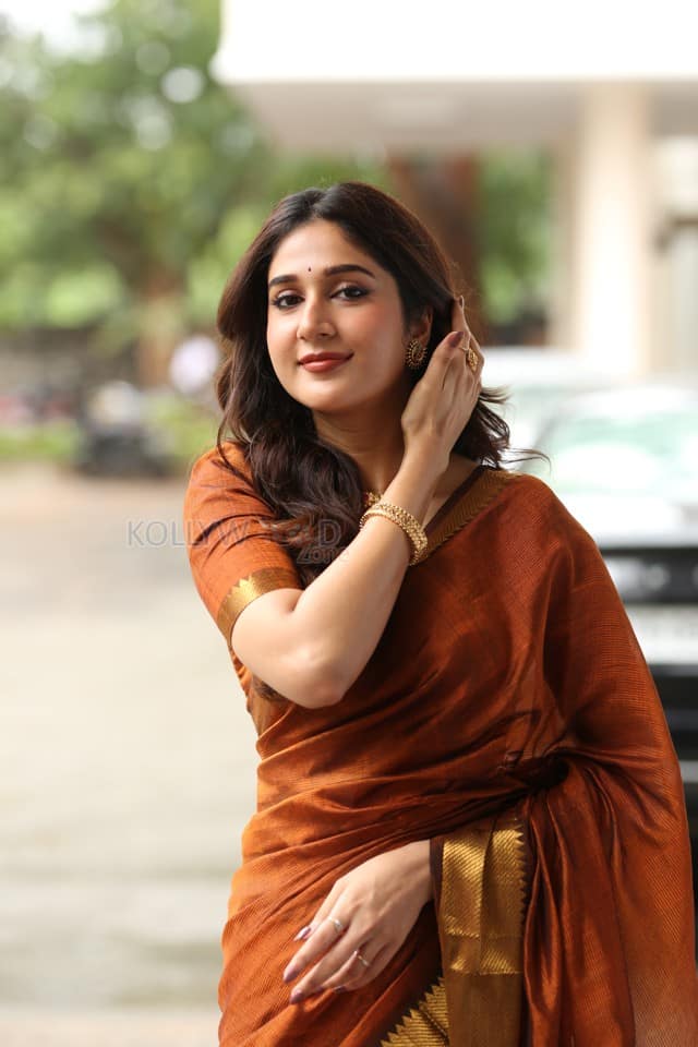 Actress Rabiya Khatoon at Meghalu Cheppina Prema Katha Trailer Launch Pictures 10