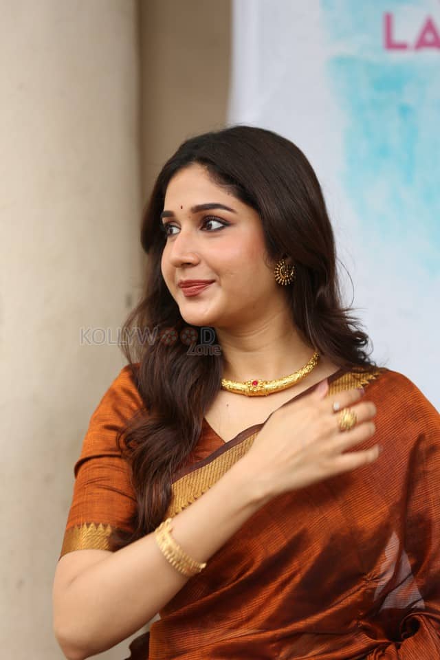 Actress Rabiya Khatoon at Meghalu Cheppina Prema Katha Trailer Launch Pictures 20