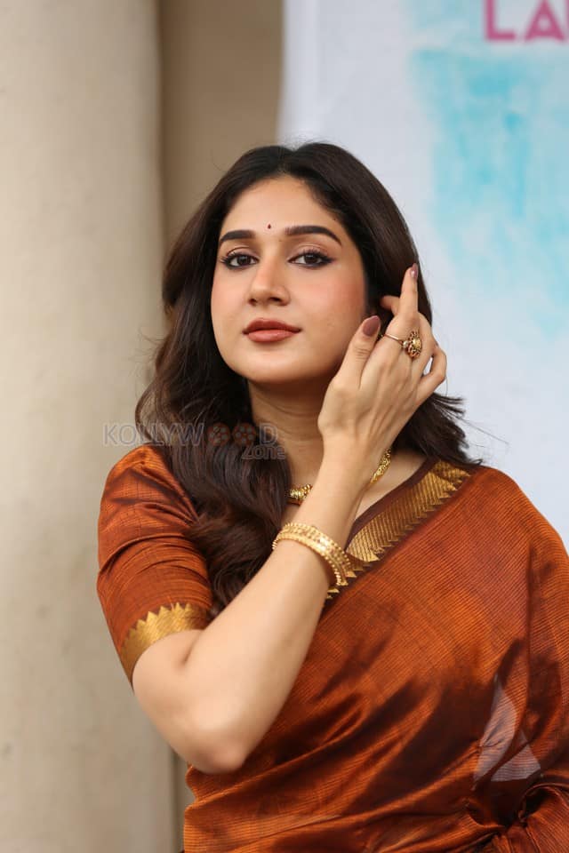 Actress Rabiya Khatoon at Meghalu Cheppina Prema Katha Trailer Launch Pictures 25