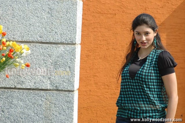 Actress Tanvi Vyas Pictures 17