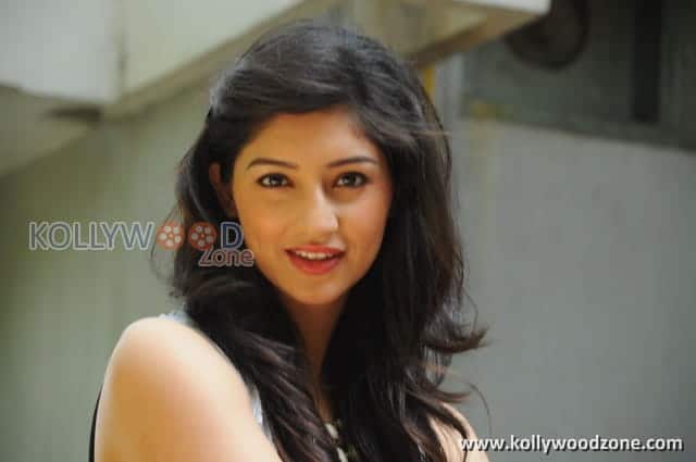 Beautiful Tanvi Vyas Pictures 13