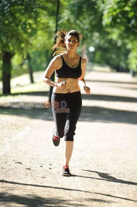 Sexy Tanvi Vyas Pictures 09