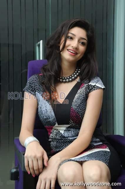 Tanvi Vyas Photos 12