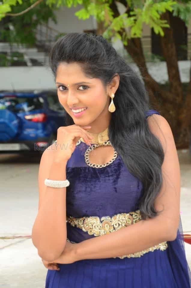 Tollywood Actress Charishma Shreekar Photos 19