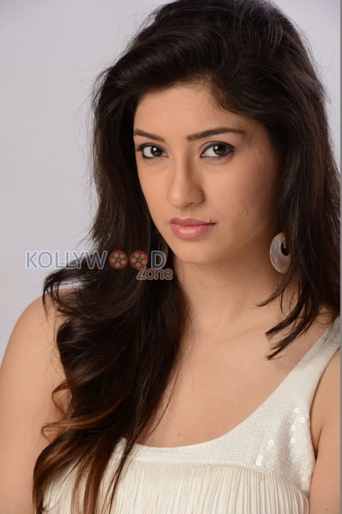 Tollywood Actress Tanvi Vyas Pictures 10