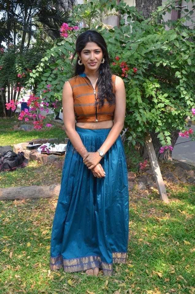 Yemaali Movie Heroine Roshini Prakash Pictures 03