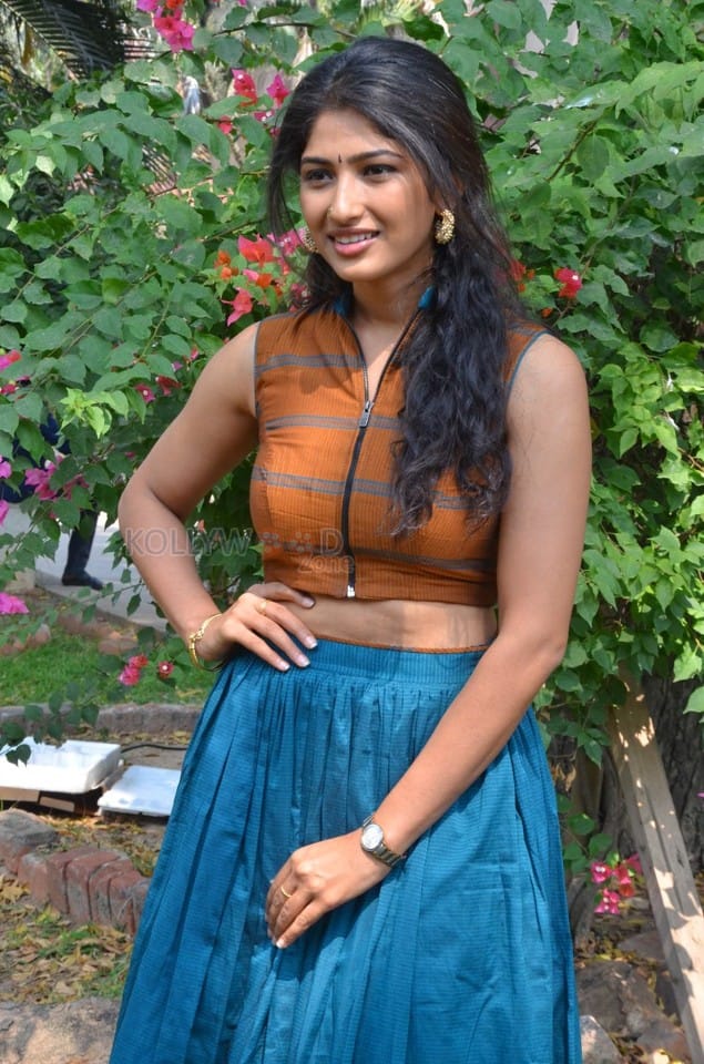 Yemaali Movie Heroine Roshini Prakash Pictures 06