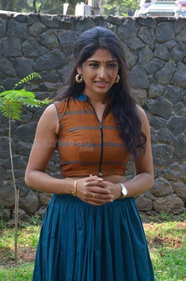 Yemaali Movie Heroine Roshini Prakash Pictures 08