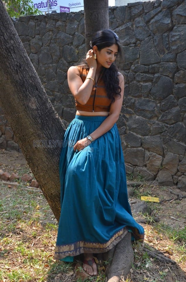 Yemaali Movie Heroine Roshini Prakash Pictures 10