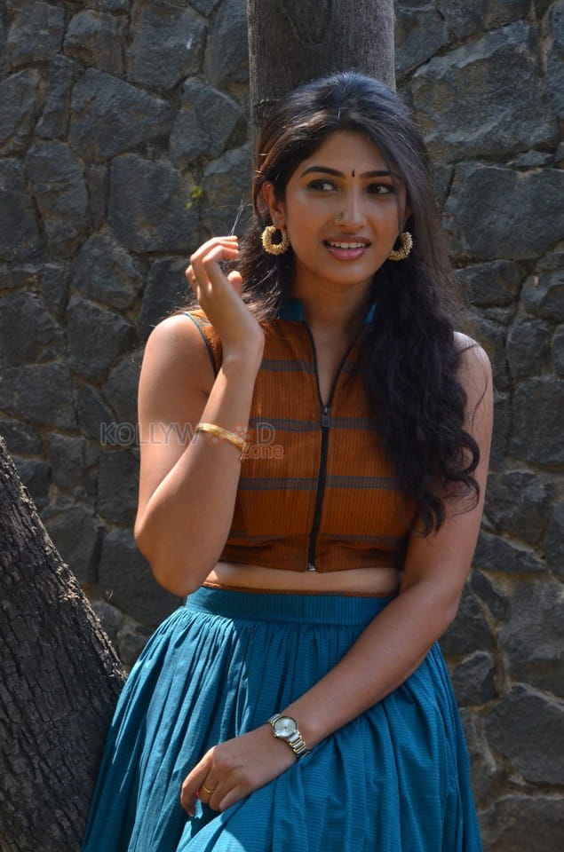 Yemaali Movie Heroine Roshini Prakash Pictures 12