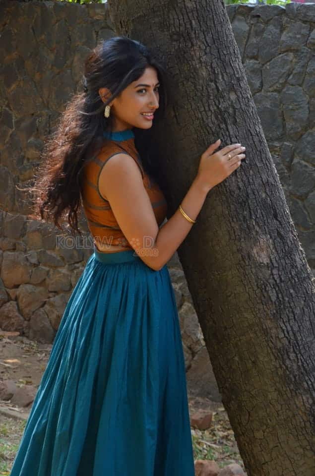 Yemaali Movie Heroine Roshini Prakash Pictures 14