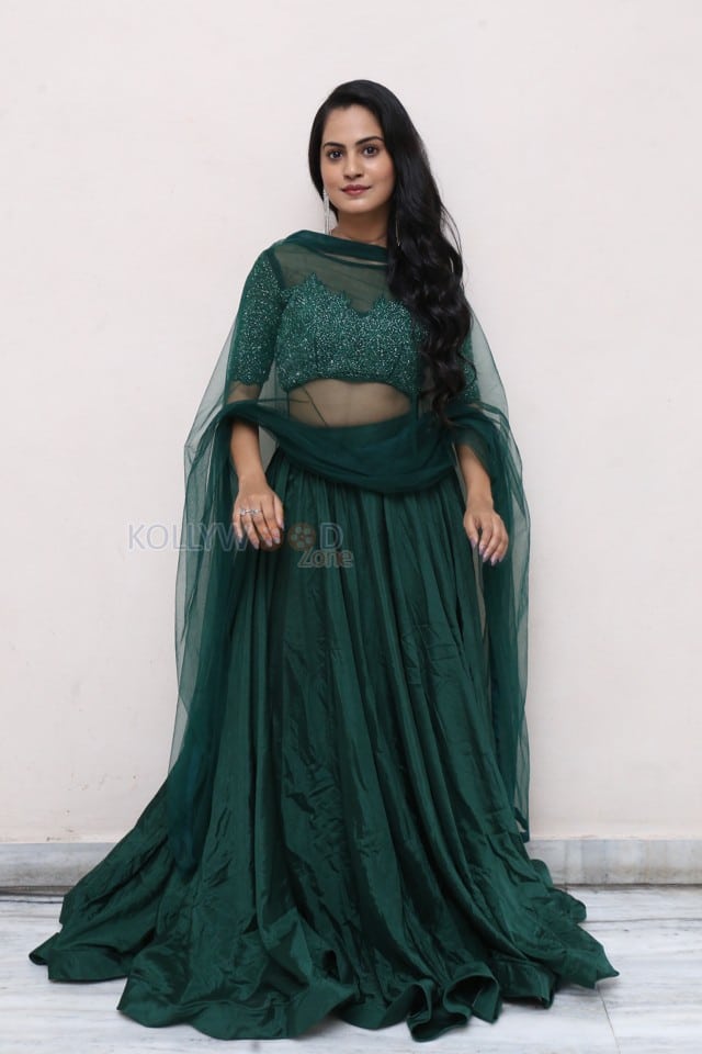 Actress Nilakhi Patra at Beauty Movie Release Press Meet Photos 12