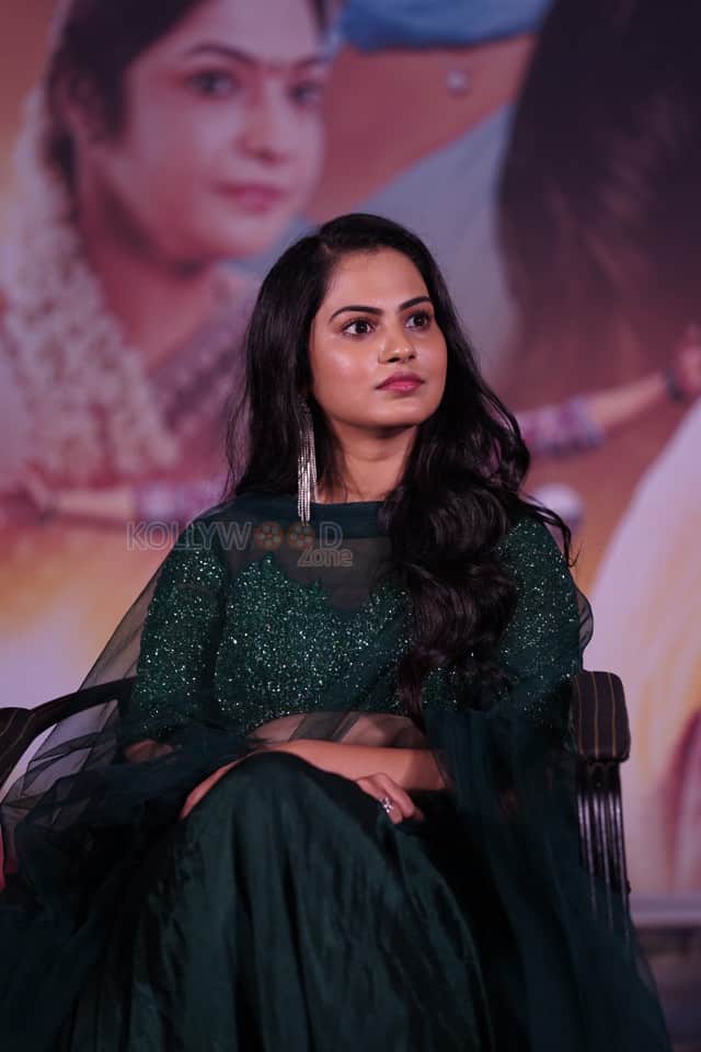 Actress Nilakhi Patra at Beauty Movie Release Press Meet Photos 21