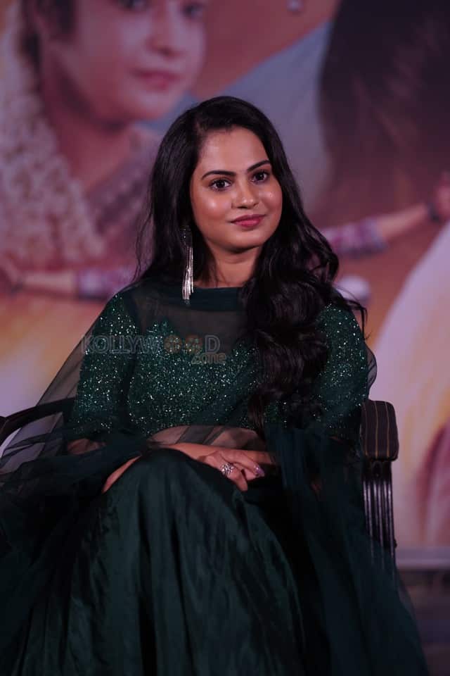 Actress Nilakhi Patra at Beauty Movie Release Press Meet Photos 22
