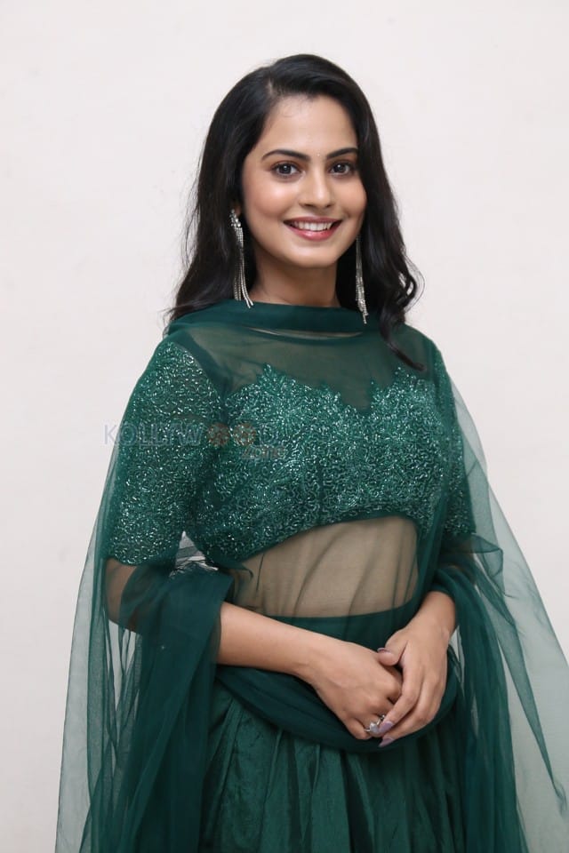 Actress Nilakhi Patra at Beauty Movie Release Press Meet Photos 24