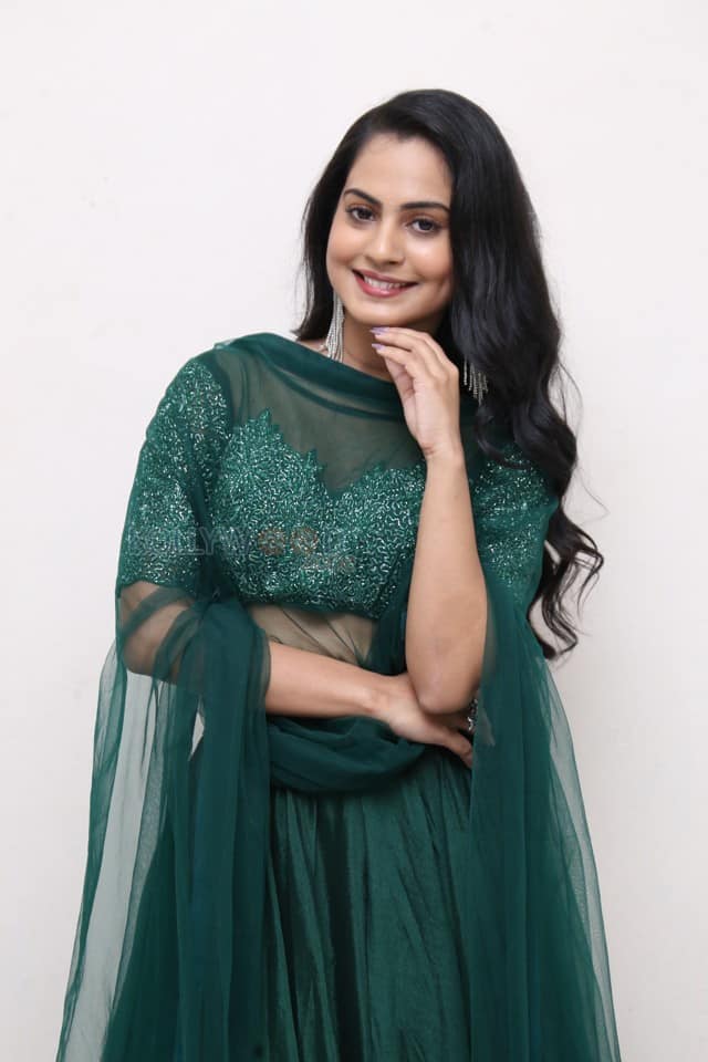 Actress Nilakhi Patra at Beauty Movie Release Press Meet Photos 27