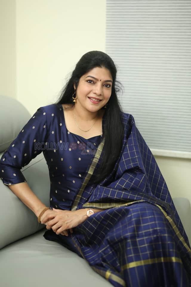 Actress Vasuki Anand at Beauty Movie Interview Photos 02