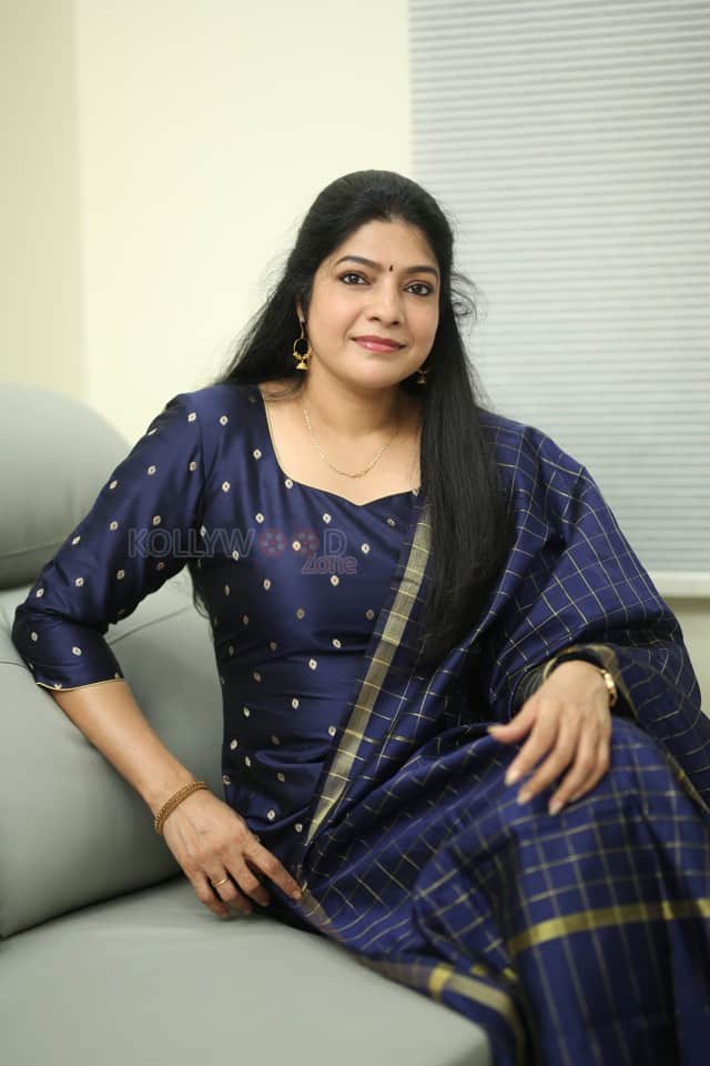 Actress Vasuki Anand at Beauty Movie Interview Photos 03