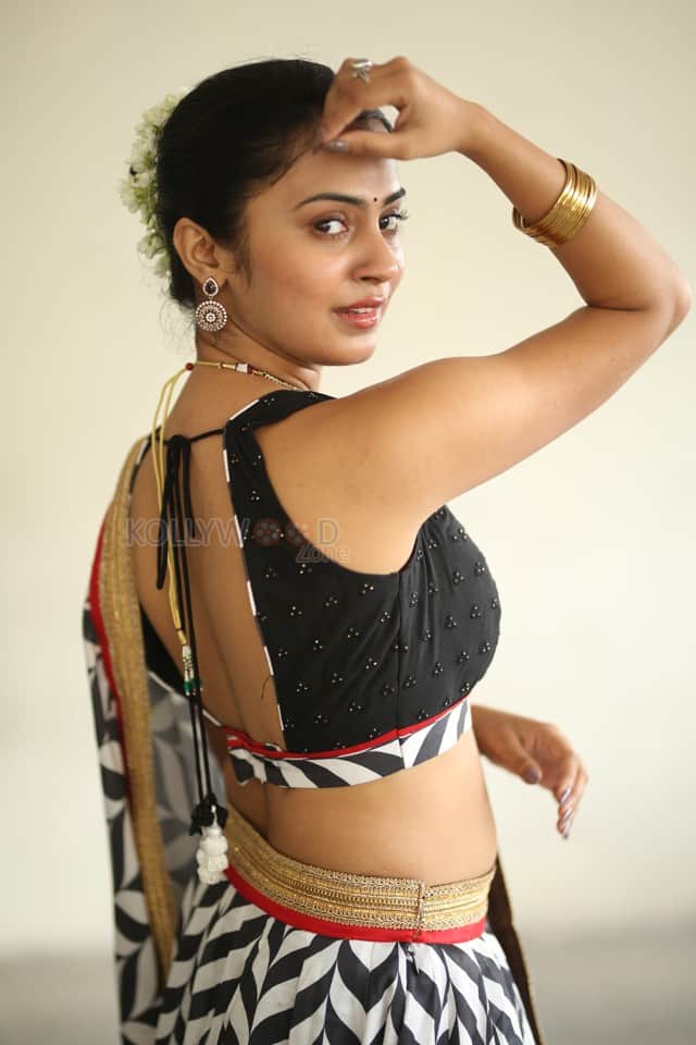 Beauty Movie Heroine Nilakhi Patra Sexy Photos 17