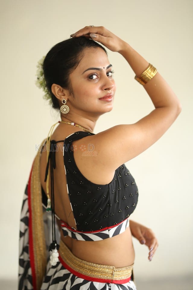 Beauty Movie Heroine Nilakhi Patra Sexy Photos 18