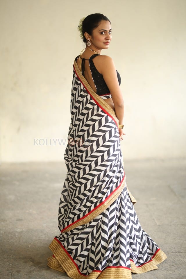 Beauty Movie Heroine Nilakhi Patra Sexy Photos 36
