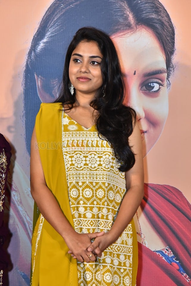 Heroine Teena Sravya at The Great Pre Wedding Show Pre Release Press Meet Photos 02