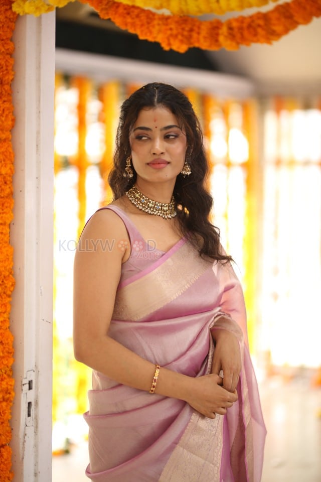 Actress Ira Dayanand at Sreeyas Chitra and Purna Naidu Production New Movie Launch Photos 03
