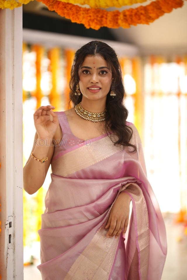 Actress Ira Dayanand at Sreeyas Chitra and Purna Naidu Production New Movie Launch Photos 04