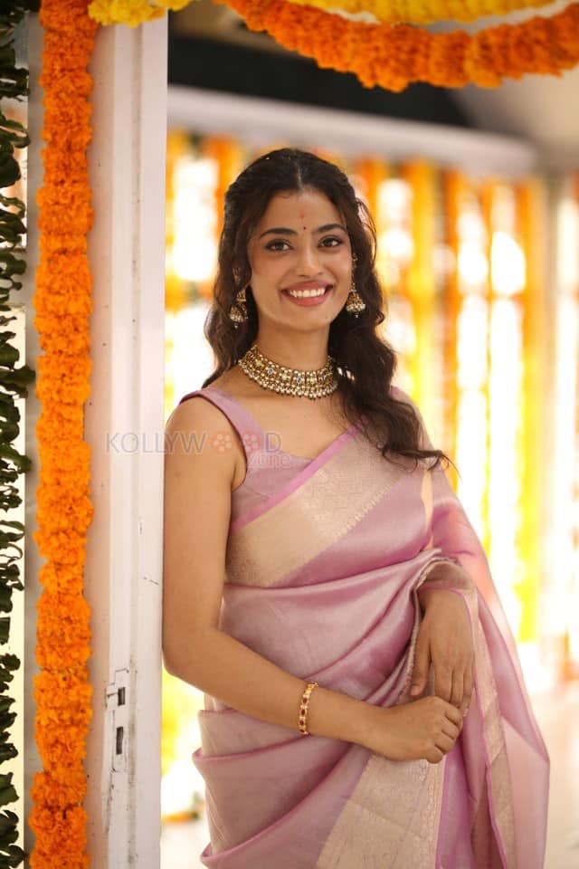 Actress Ira Dayanand at Sreeyas Chitra and Purna Naidu Production New Movie Launch Photos 28