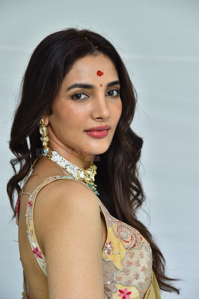 Actress Natasha Singh at Hai Lesso Movie Pooja Photos 09