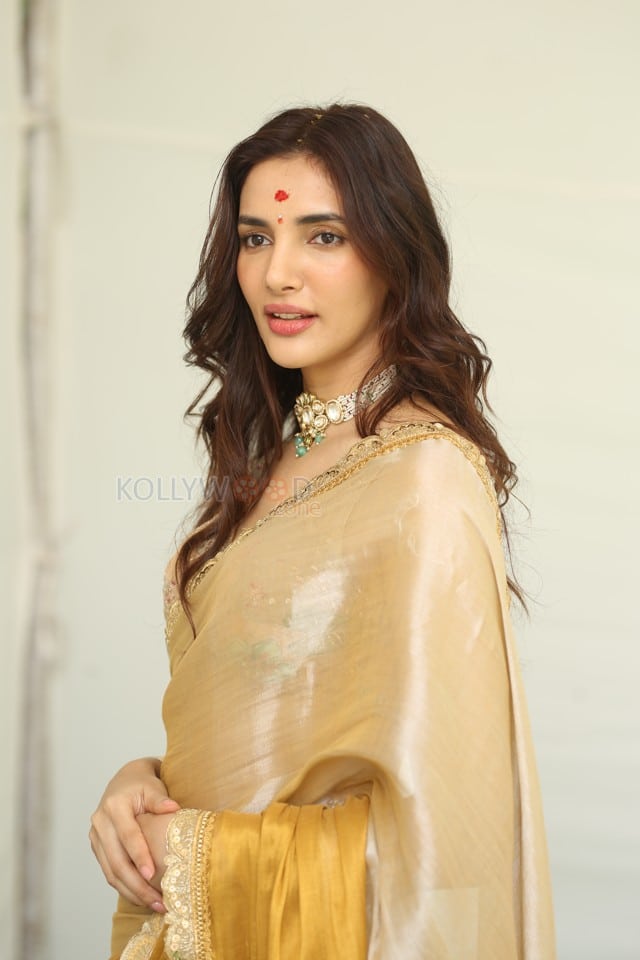 Actress Natasha Singh at Hai Lesso Movie Pooja Photos 27