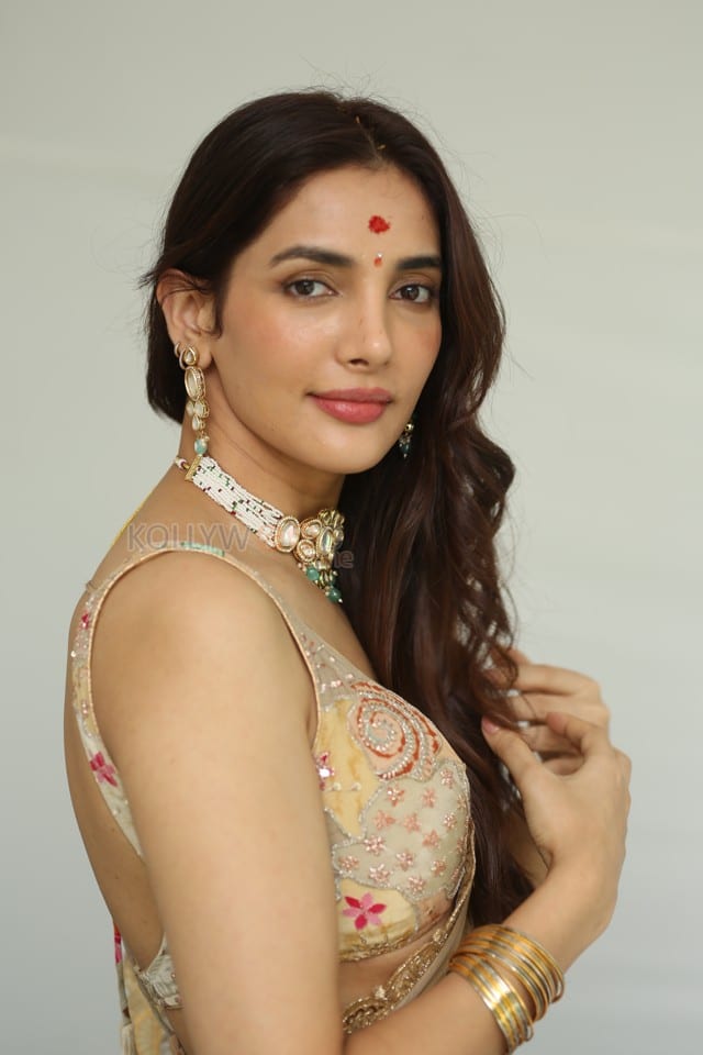 Actress Natasha Singh at Hai Lesso Movie Pooja Photos 40