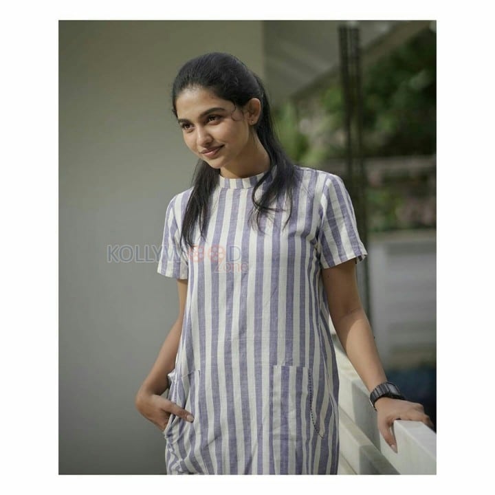 Beautiful Malayalam Actress Mamitha Baiju Pictures 02