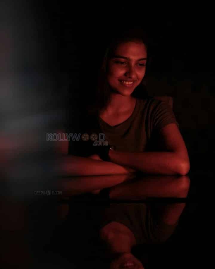 Beautiful Malayalam Actress Mamitha Baiju Pictures 12