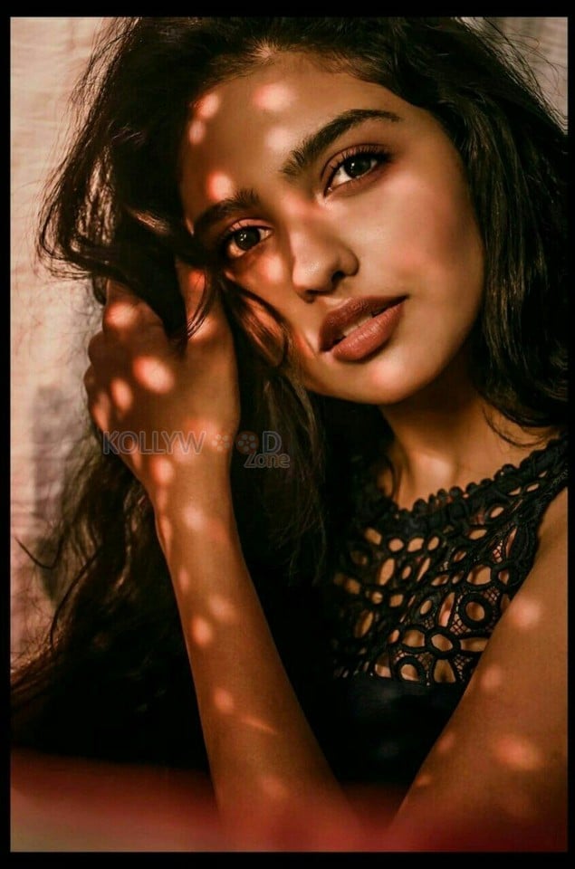 Beautiful Malayalam Actress Mamitha Baiju Pictures 32