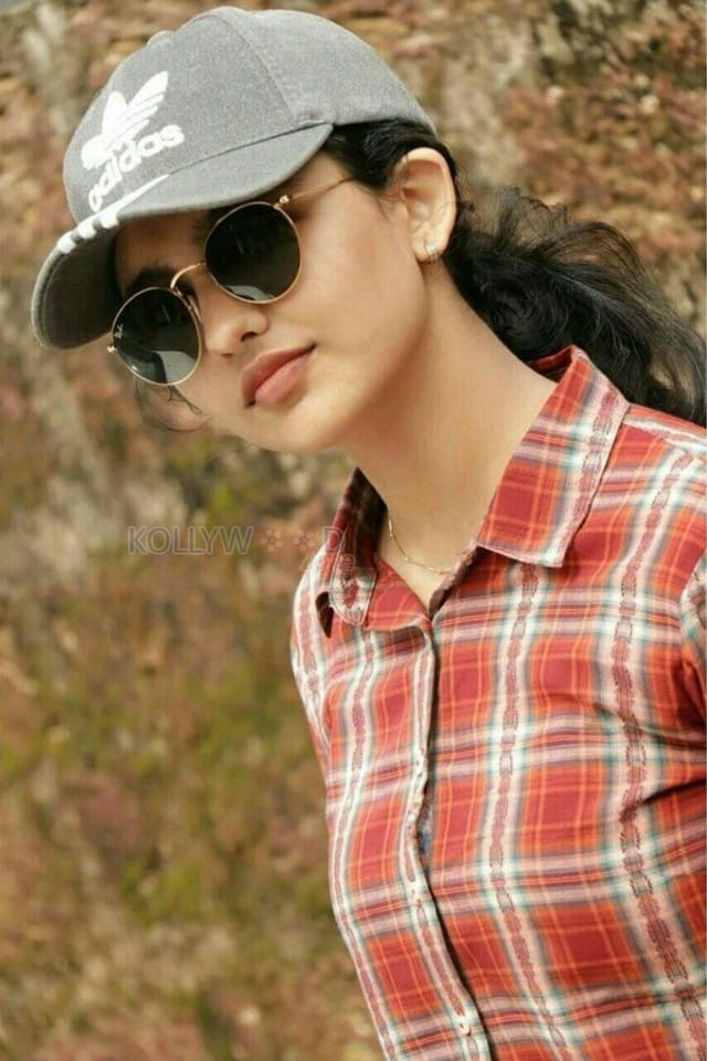 Beautiful Malayalam Actress Mamitha Baiju Pictures 33