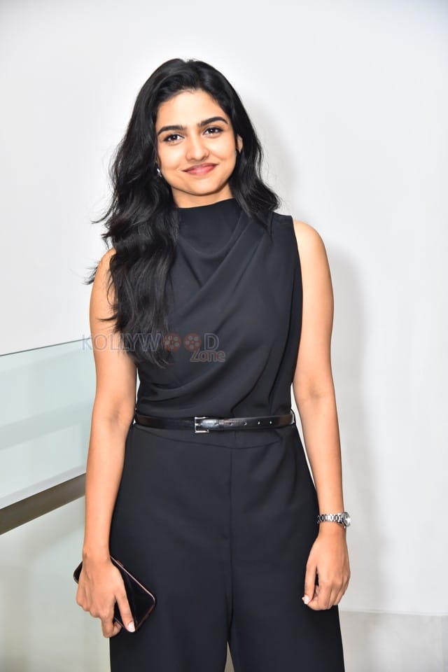 Heroine Mamitha Baiju at Dude Movie Blockbuster Meet Pictures 01